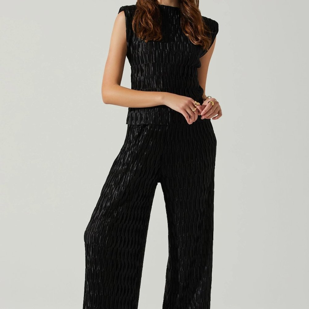 ASTR Savine Textured Pants (S) and Top (XS) Set